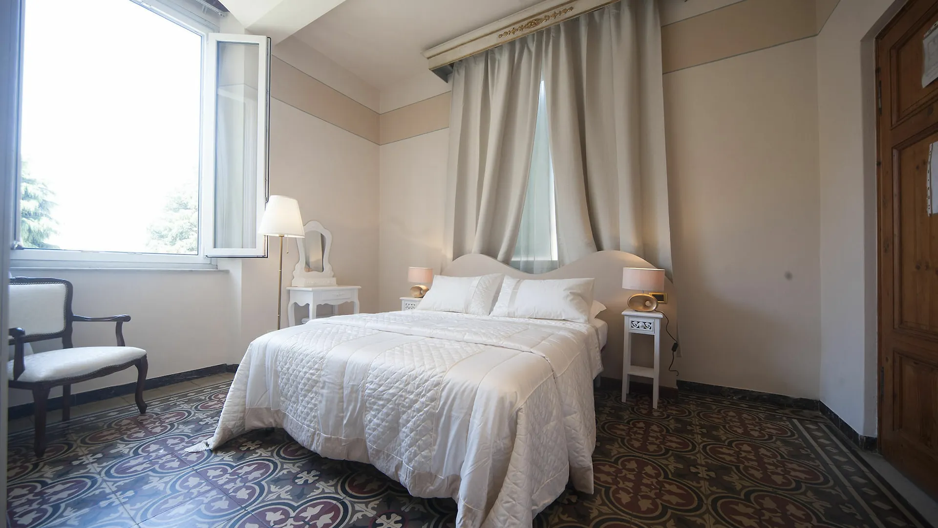 Bed and Breakfast Lucca Relais 3*,
